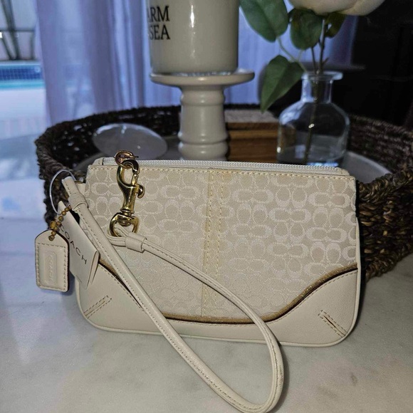 Coach Wristlet - Picture 2 of 7